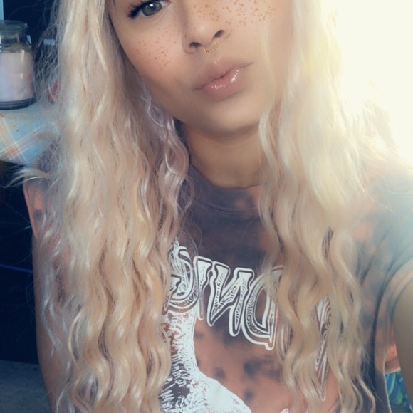 Meet your Posher, Ana - Picture 3 of 3